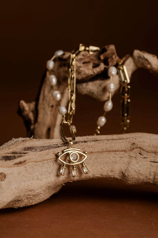 Pearl & Eye Pendant