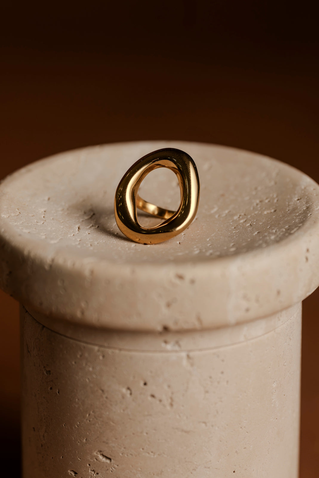 Geometrical round S.7 Ring