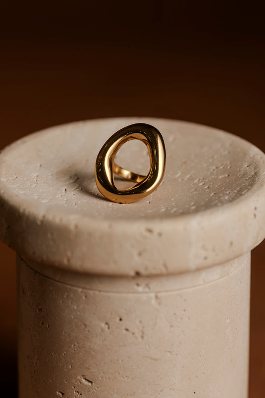 Geometrical round S.7 Ring